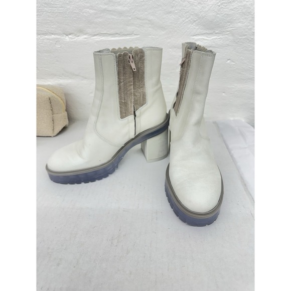 Free People Shoes - Free People James Chelsea Boots Leather Cushioned Cream Womens EUR 38 US 8